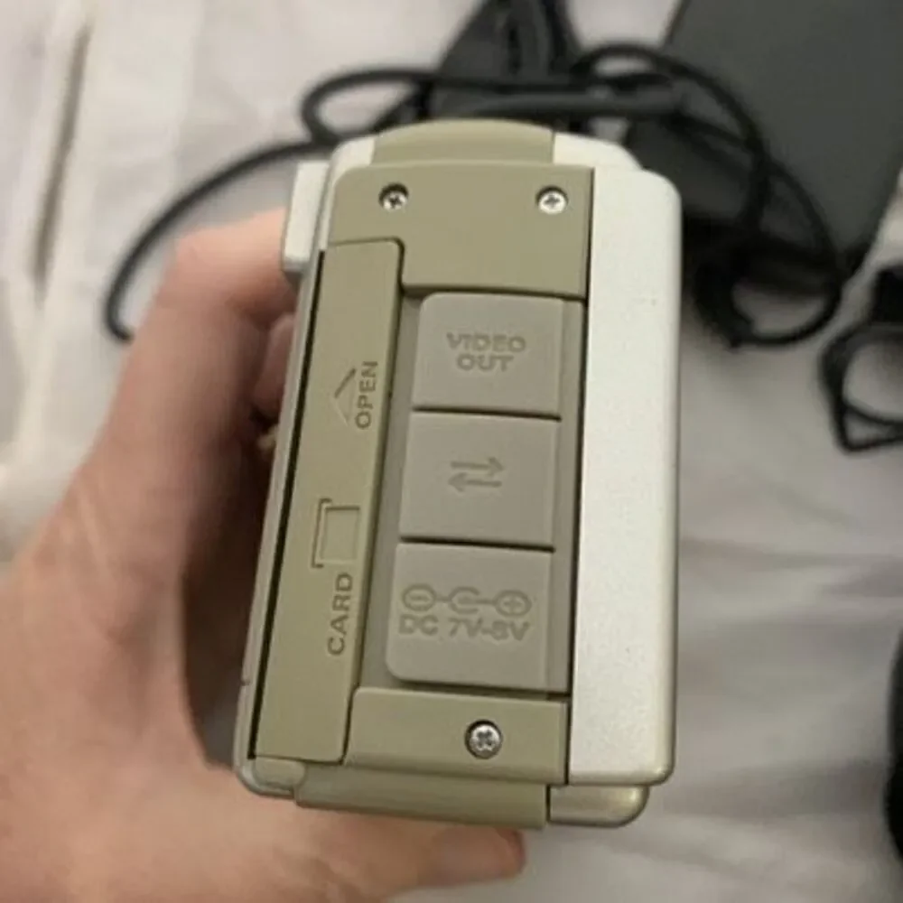 Kodak DC200 Digital Camera & Accessories *Not working*